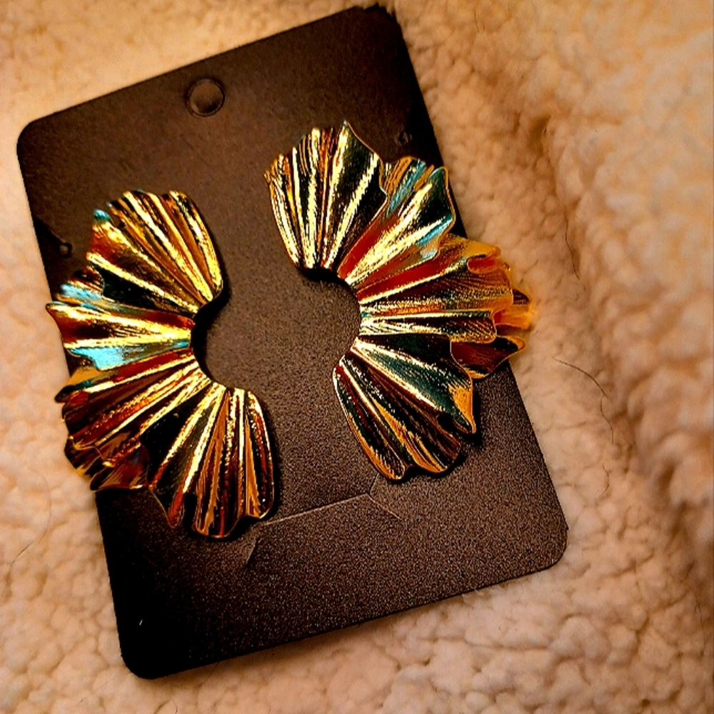 Gold 3D Earrings
